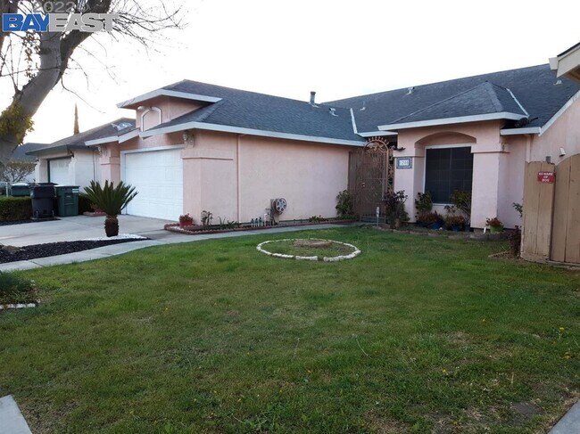 Building Photo - 1205 Cribari Dr