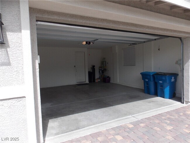 Building Photo - 160 Lilt Ave