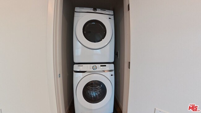 Building Photo - 5119 Colfax Ave