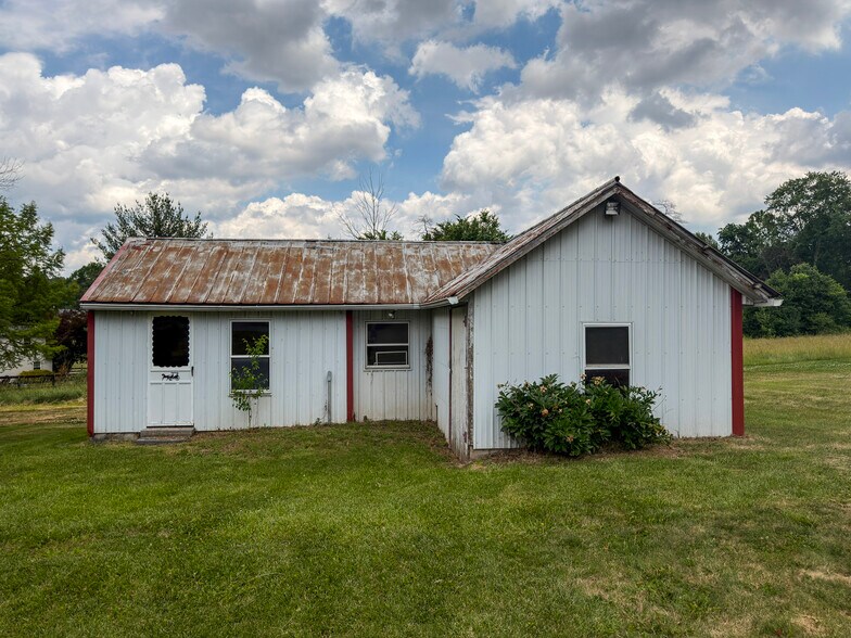 Building Photo - 124 E Church St