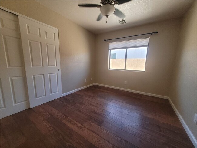 Building Photo - 3835 Smoketree Cir