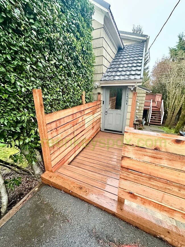 Building Photo - 10197-1136