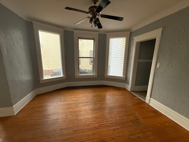 Building Photo - 2315 N Bigelow St