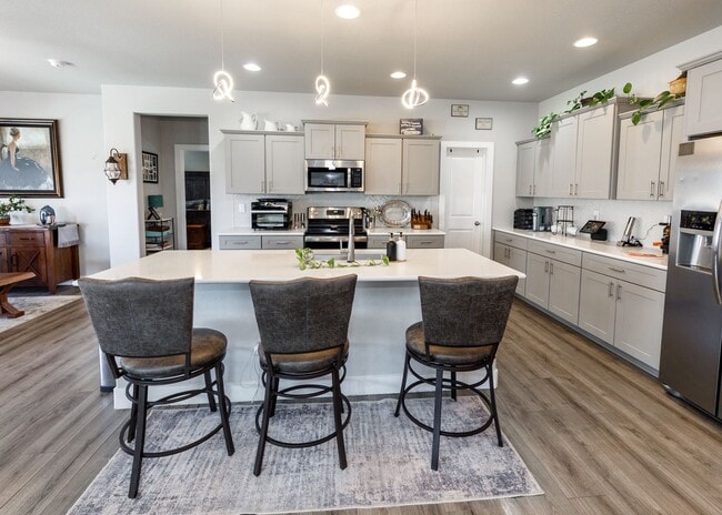 Building Photo - Luxury Ranch-Style Home for Rent | Wolf Ranch | D20 Schools | Pikes Peak Views