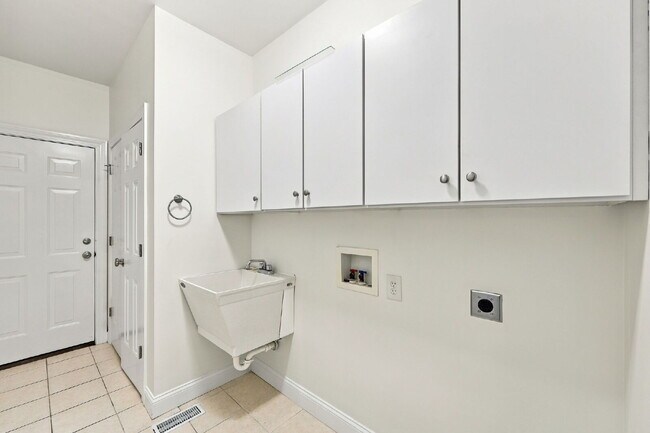 Building Photo - 51 McMichael Dr