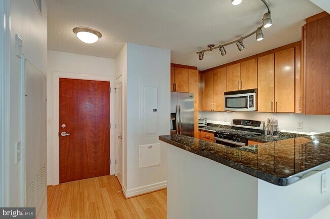 Building Photo - 915 E Street NW Unit 1001