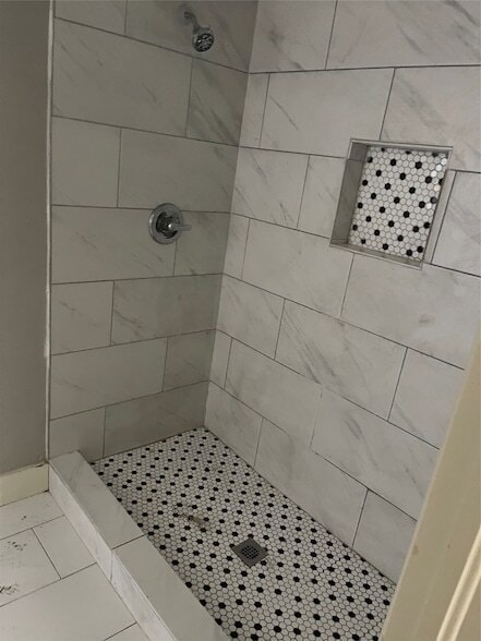 Building Photo - 402 S Pearl St