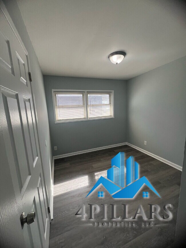 Building Photo - "Beautiful 3-Bedroom Home with Ample Storage in Hammond, IN!"