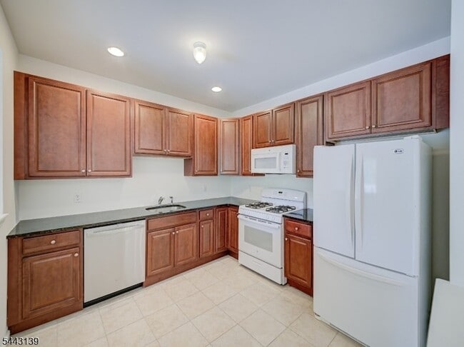 Building Photo - 26 DeCroce Ct