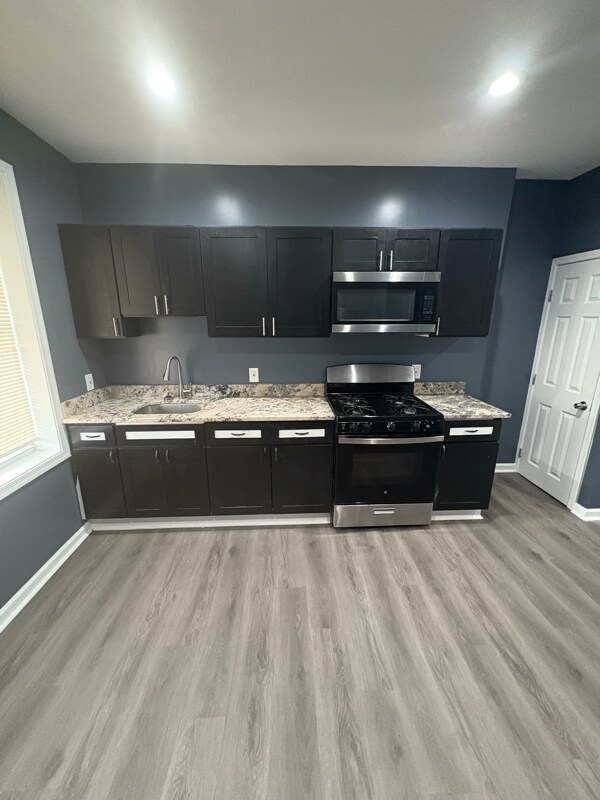 Building Photo - 639 E 29th St