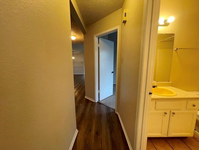 Building Photo - 16719 Whitebrush Loop