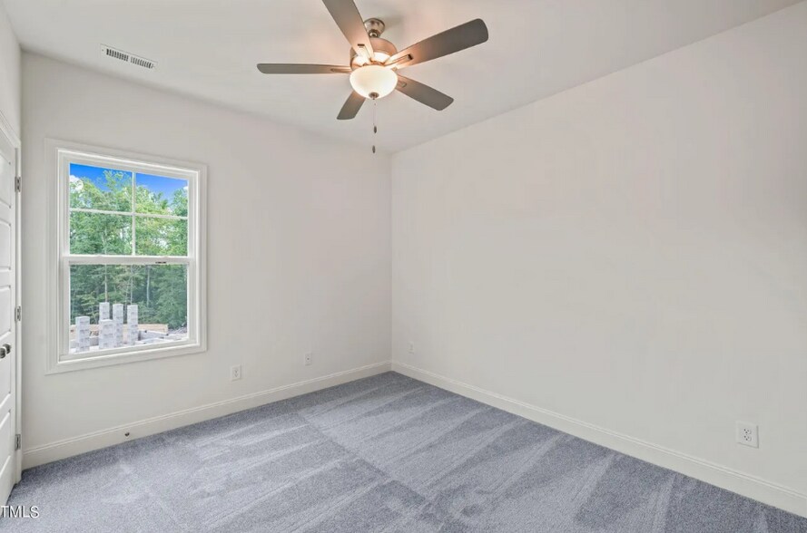 Building Photo - 148 Harmony Trl