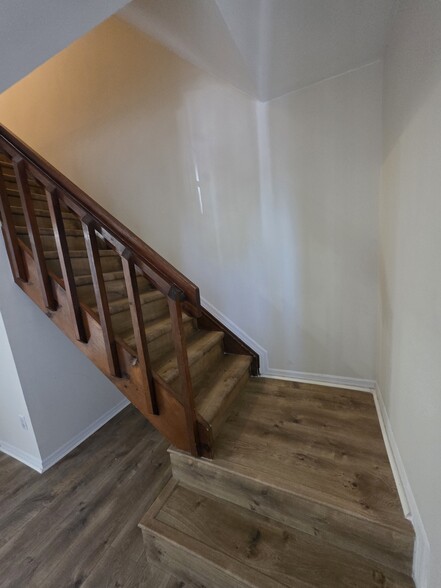 Building Photo - 16586 Brigadoon Dr