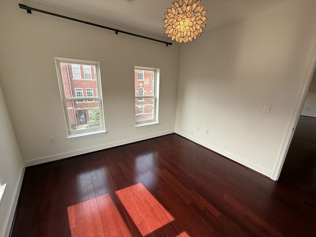 Building Photo - 150 V St NW