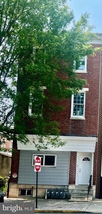 Building Photo - 625 DeKalb St