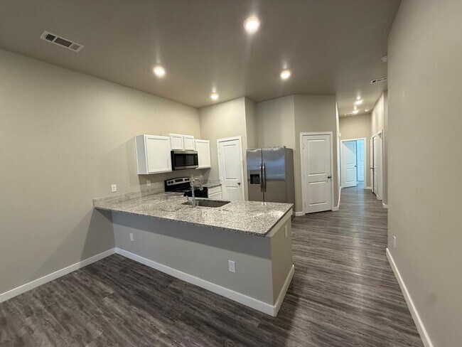 Building Photo - 65 Maverick Dr