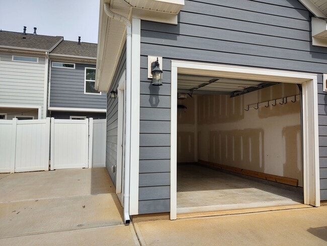 Building Photo - Move-In Ready, End Unit Two Story Townhome...
