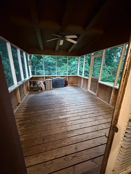 Building Photo - 9415 Seasons Dr