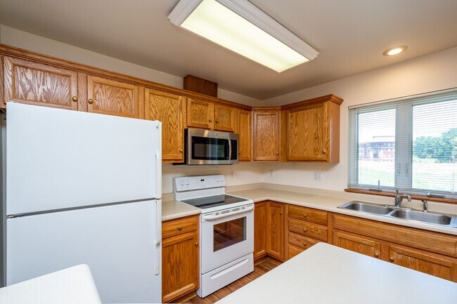 Building Photo - 7 Redtail Ct