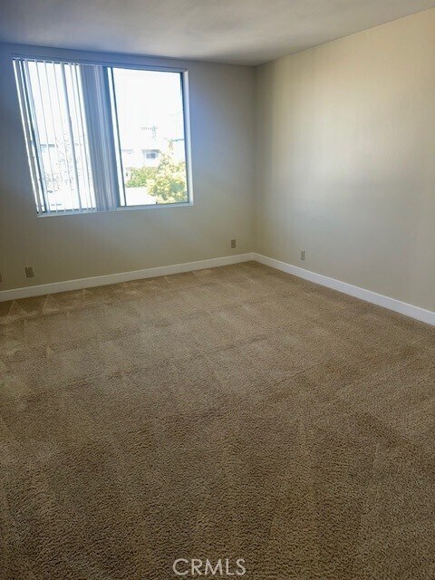 Building Photo - 1616 S Barrington Ave