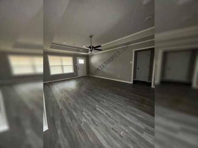 Building Photo - 50 Buena Vis Dr