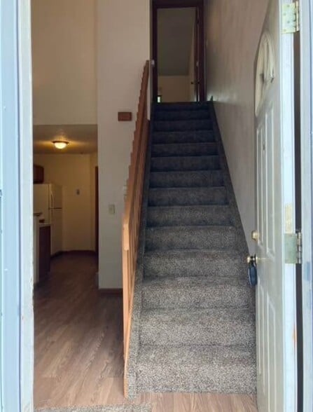 New carpets - 131 Wellington St