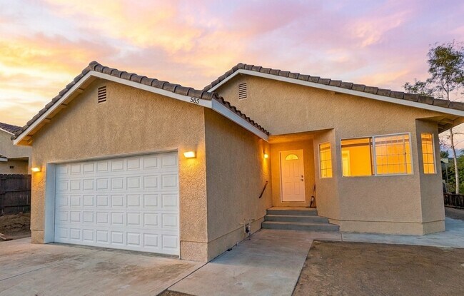 Building Photo - 585 Hildale Cir