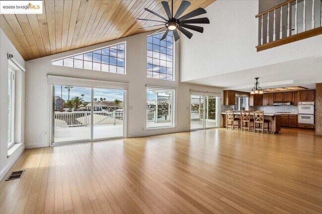 Building Photo - 5752 Drakes Dr