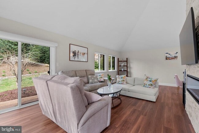 Building Photo - 11310 Harborside Cluster