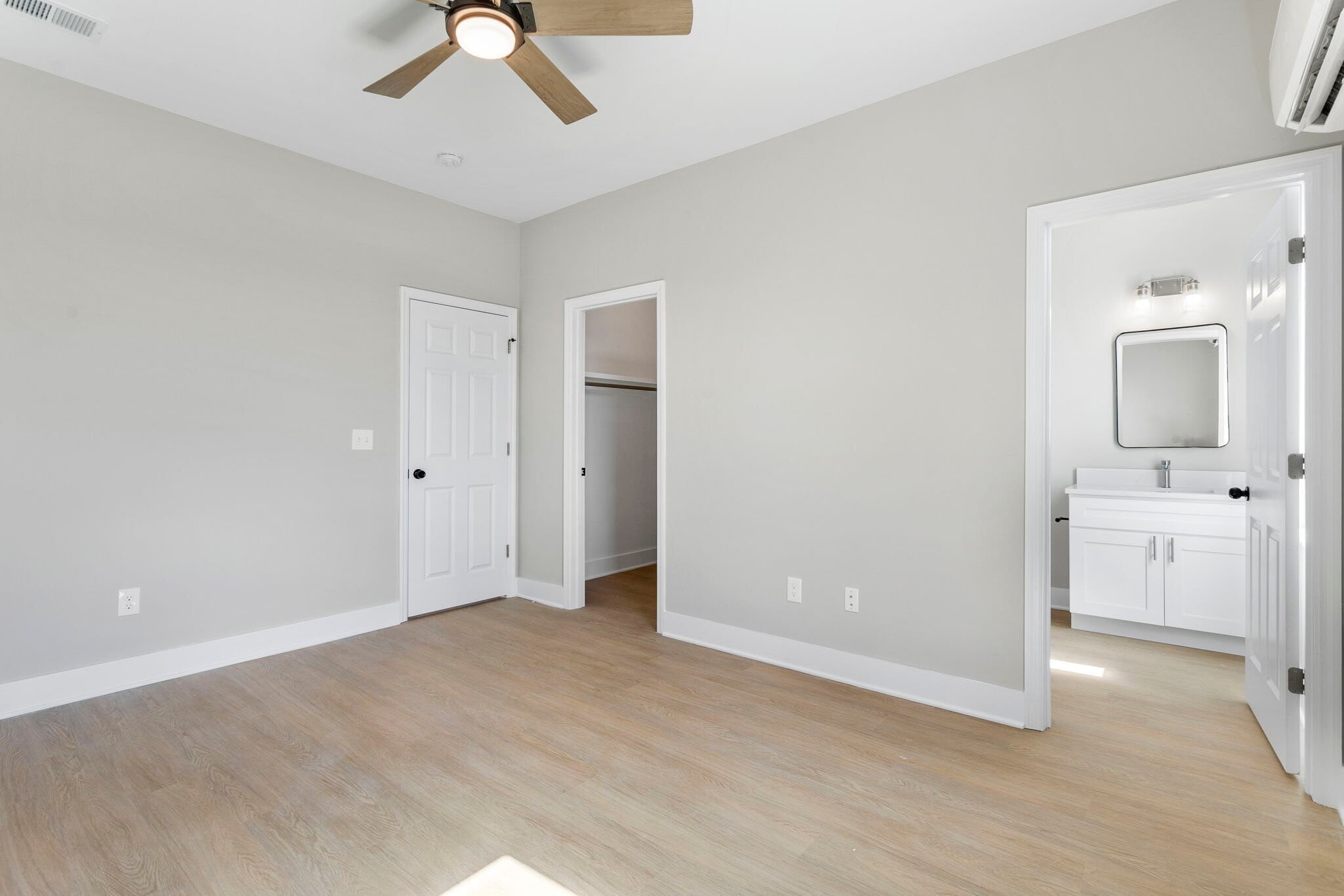 Building Photo - 2028 Arbutus Ave