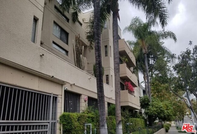 Building Photo - 435 S Virgil Ave