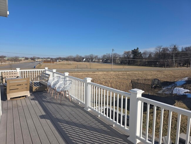 Building Photo - W240N5649 Holly Ct