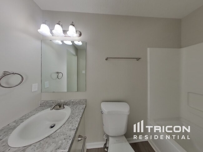 Building Photo - 2869 Ludwig Dr