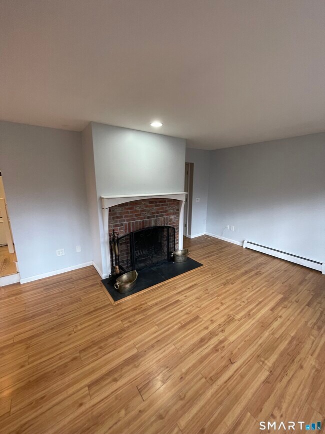 Building Photo - 34 Rossi Ave