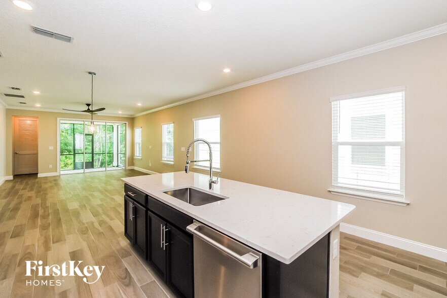 Building Photo - 206 Clifton Bay Lp