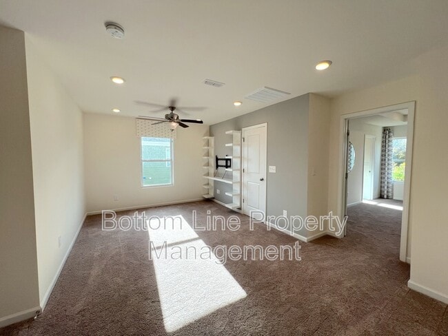 Building Photo - 3661 Secrest Lndg