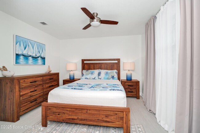 Building Photo - 363 Harbor Dr