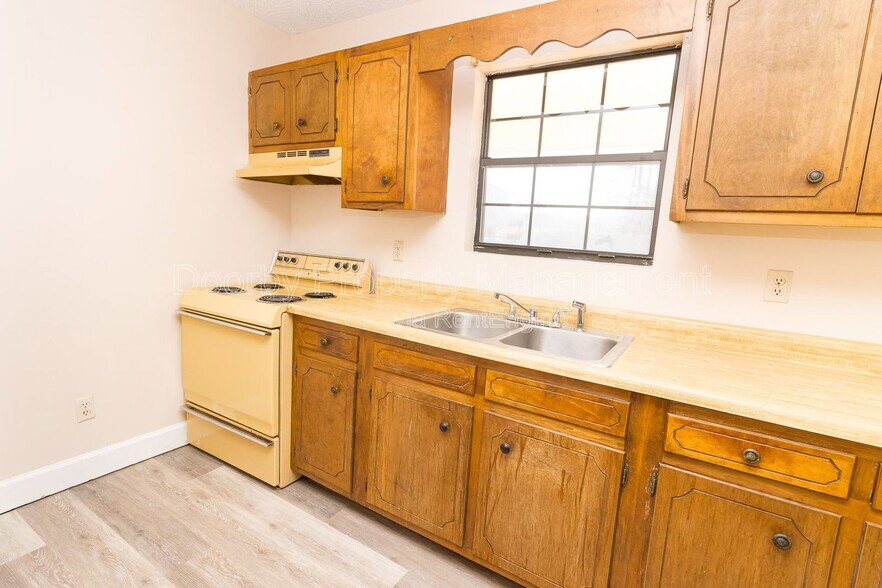 Building Photo - 5102 TN-58