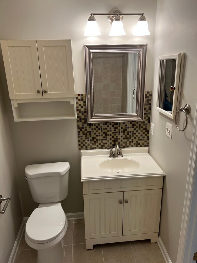 Building Photo - 5102 Spring Branch Blvd