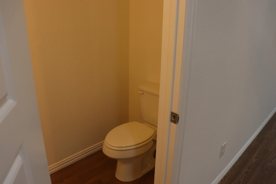 Half Bathroom - 5909 Grayson St