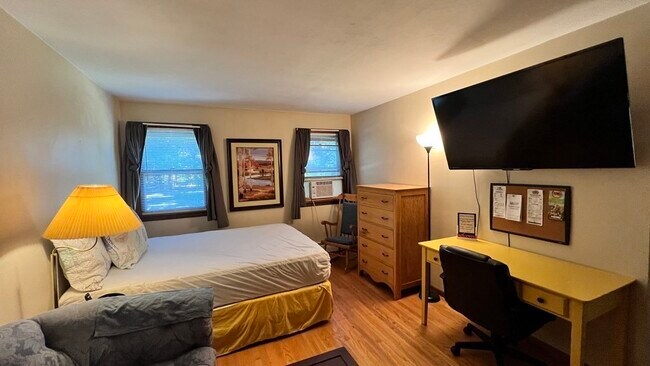 Building Photo - 191 Montgomery Rd