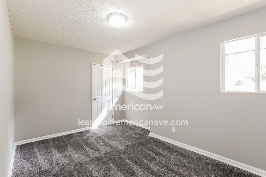Building Photo - 2250 N 39th St