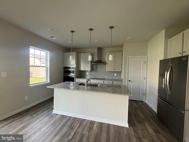 Building Photo - 28 FOREST GROVE Ave