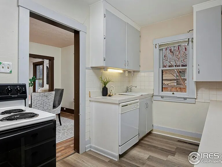 Building Photo - 335 Park St