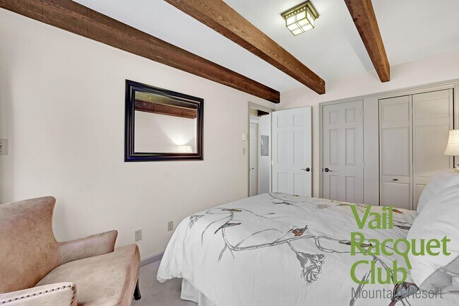 Building Photo - 4620 Racquet Club Dr