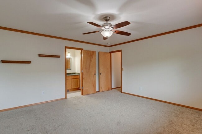 Building Photo - 4 Bedroom 2.5 bath Home in Cherry Hill