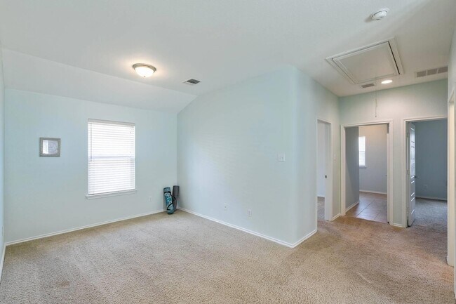 Building Photo - 404 Buttercup Creek Blvd