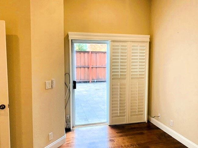 Building Photo - Charming Single-Story Duet in Danbury Park – Prime Location Across from Orloff Park!