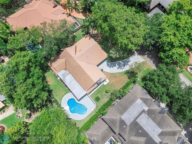 Building Photo - 10209 Vestal Ct