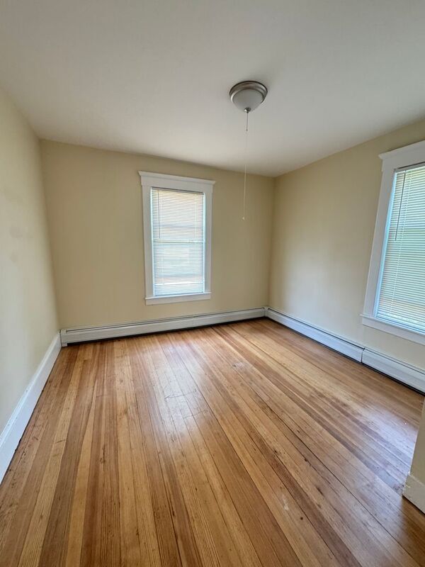 Building Photo - 15 Casimir St